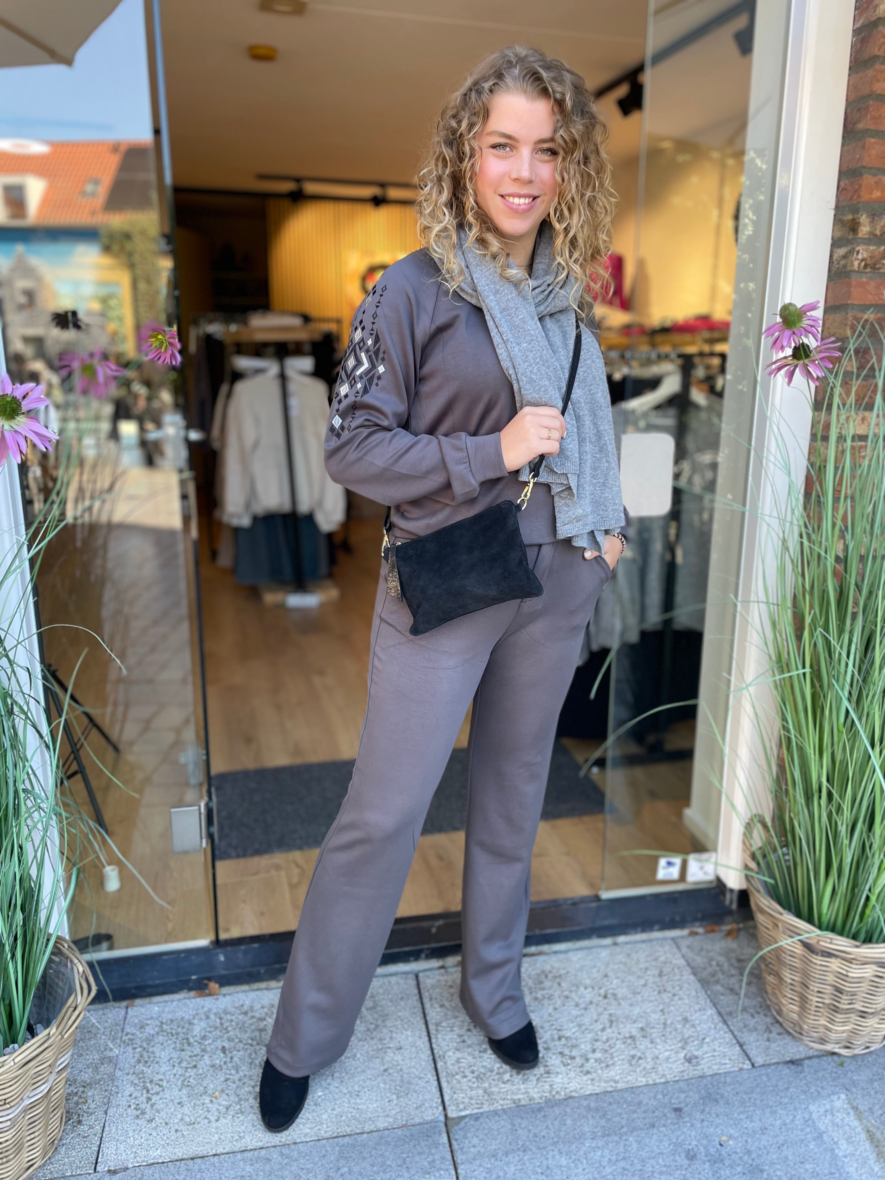 BROEK DONKER GRIJS C&S