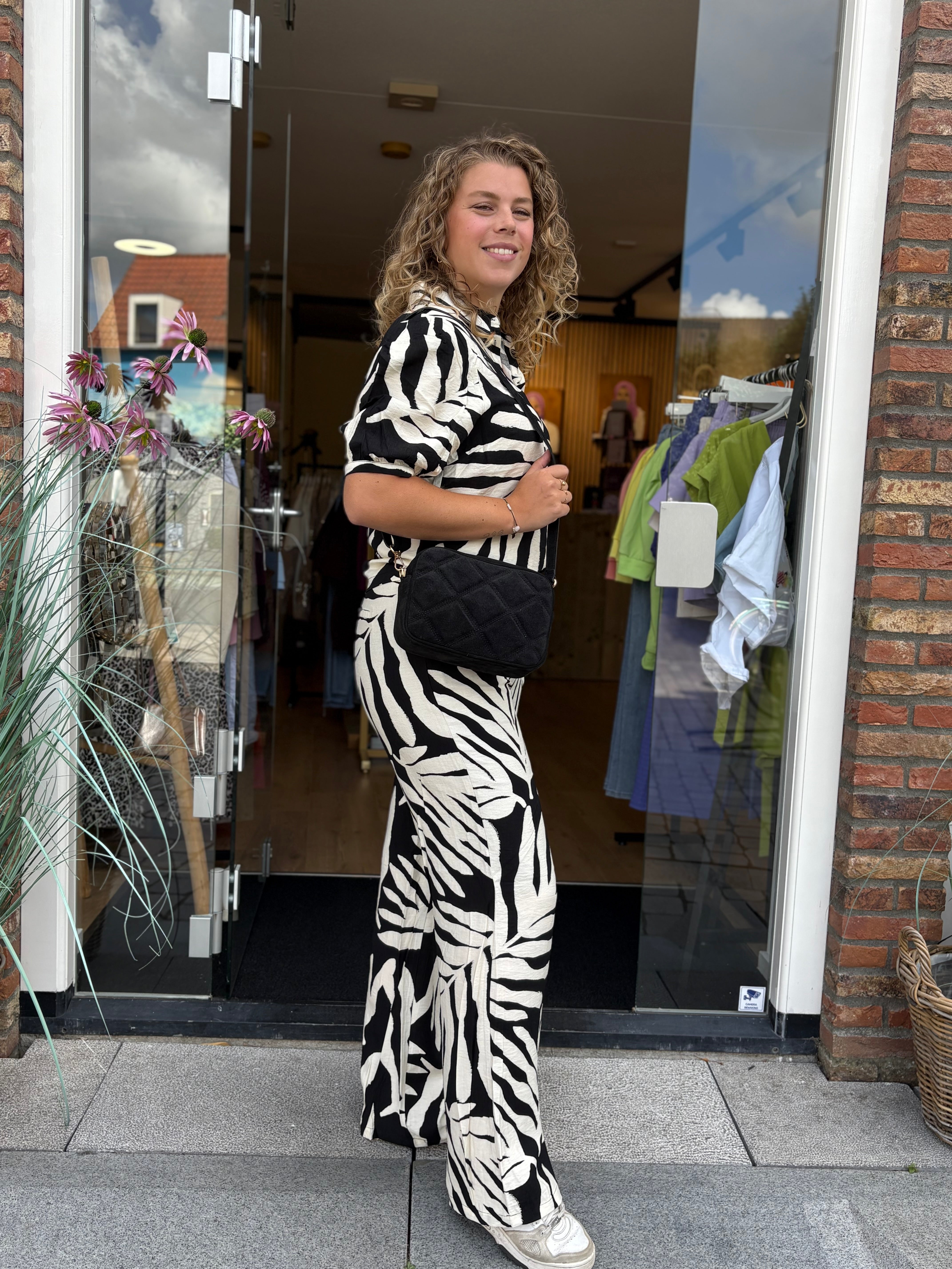 BLOUSE C&S ZWART/OFF WHITE PRINT