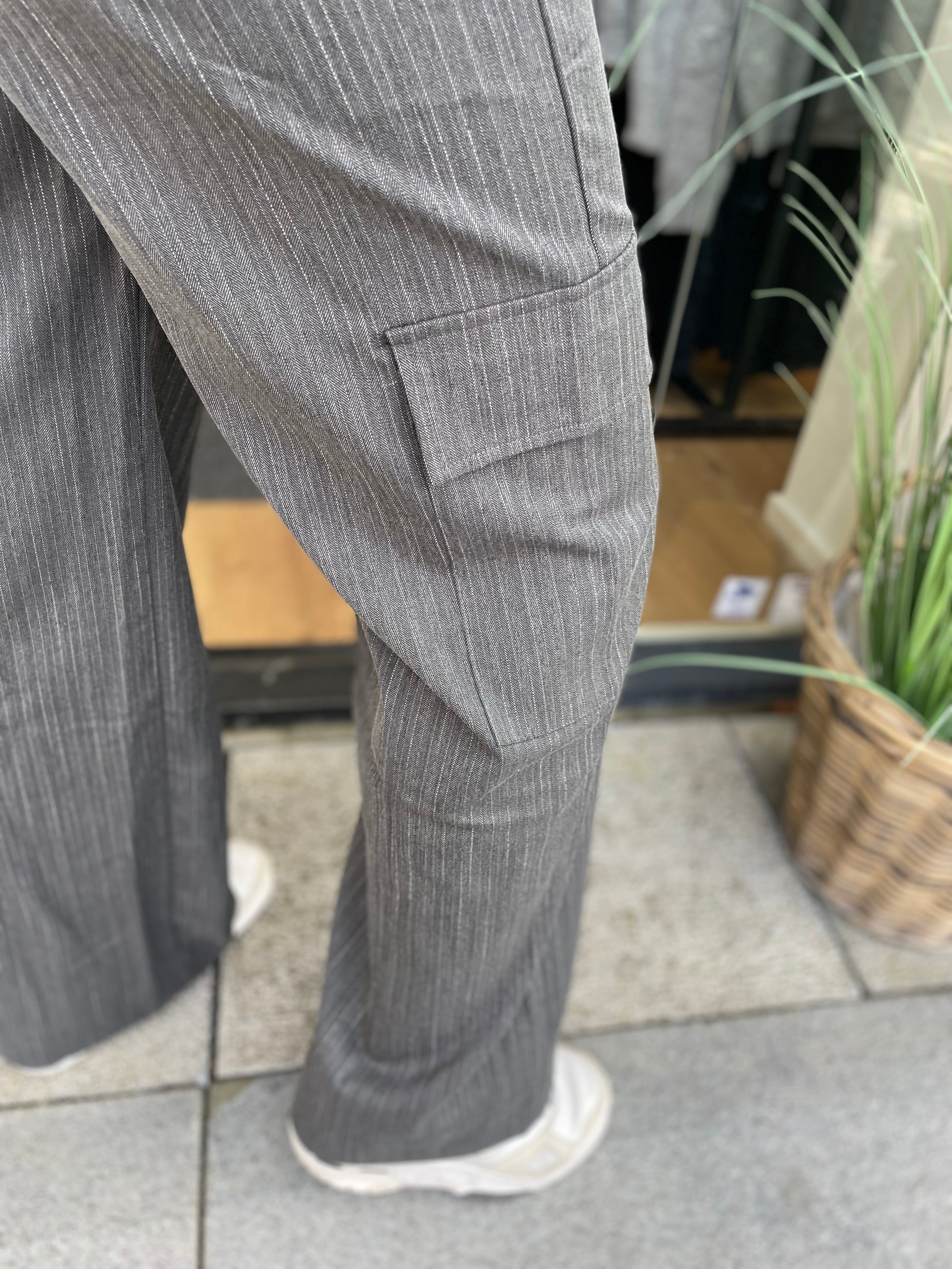 BROEK CARGO DONKER GRIJS C&S