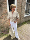 BLOUSE BEIGE MET PRINT TRAVEL MATERIAAL