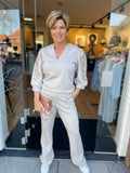 TRUI/SWEATER C&S PRINT MOUW ZAND