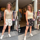 SHORT ZWART EN OFF WHITE PALMBOOM