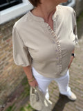 BLOUSE BEIGE MET PRINT TRAVEL MATERIAAL