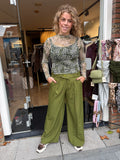 BROEK/PANTALON BRUIN OF OLIJF GROEN
